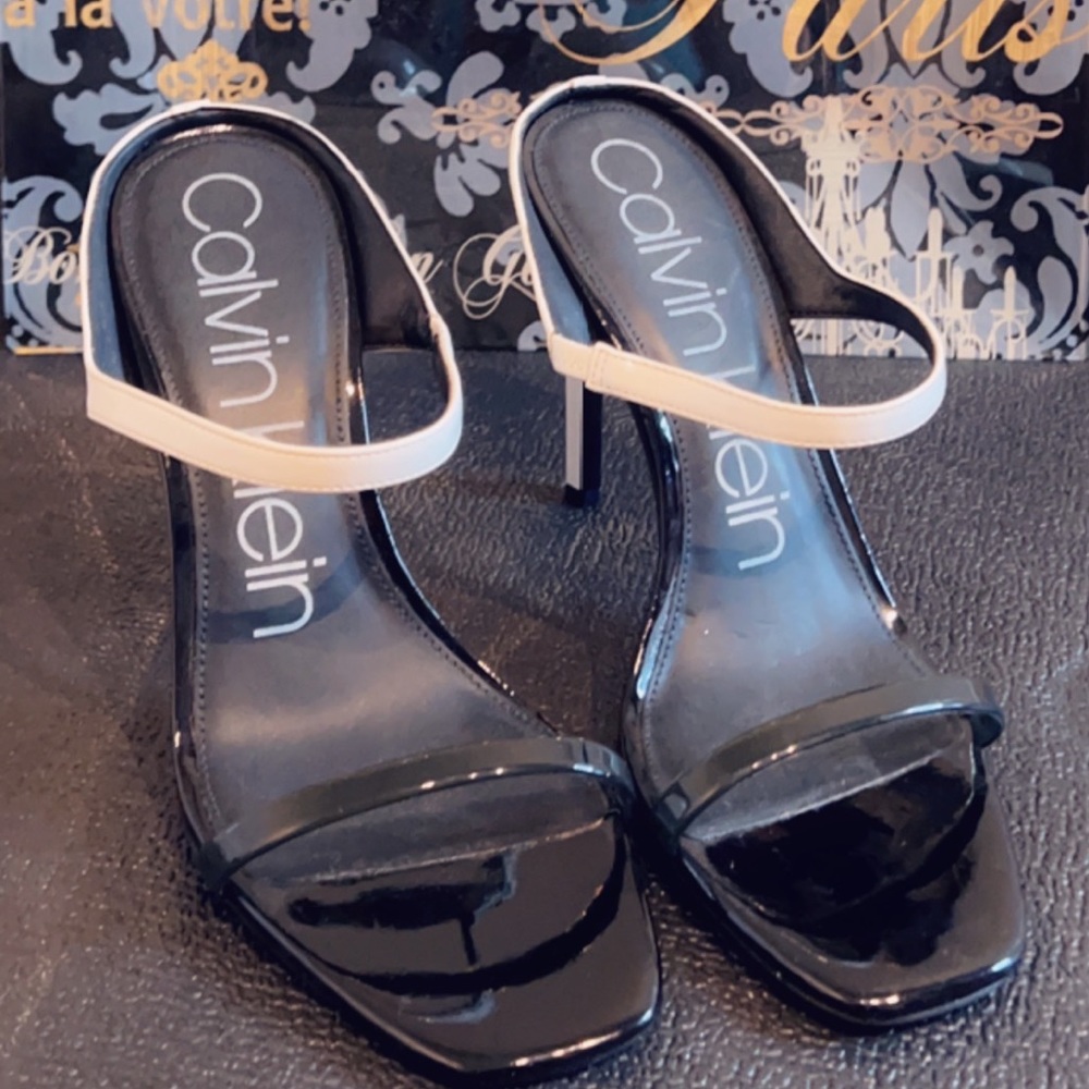 Calvin Klein: Color Block Stilettos